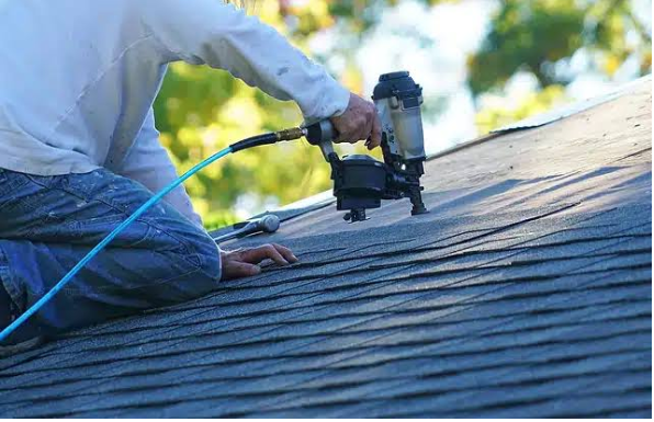 Roofing Maintenance to Reduce Leak Risks in St. Petersburg